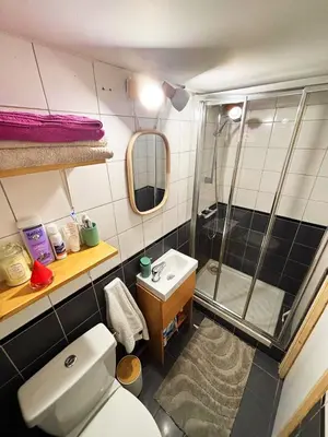 Salle de bains dans l'établissement Central Paris Stay with Exceptional Comfort