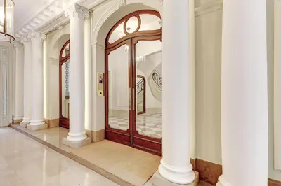 Plan de l'établissement appartement de Luxe haussmannien aux champs-elysees