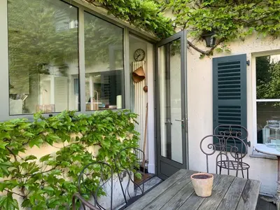 Jardin de l'établissement Country house in Paris