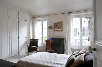 Un ou plusieurs lits dans un hébergement de l'établissement Country house in Paris