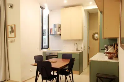 Cuisine ou kitchenette dans l'établissement Haven of peace with private terrace