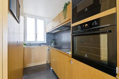 Plan de l'établissement Heart of Paris 2BR-8P Musee du Louvre 4 Free Netflix