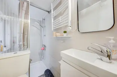 Salle de bains dans l'établissement Petit studio cosy quartier branché entre Bastille et Nation