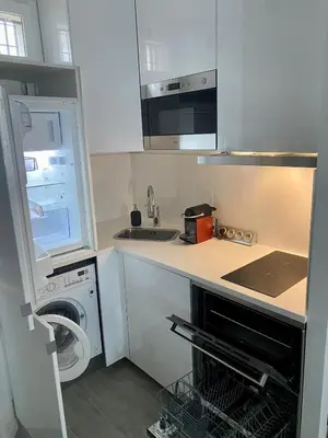 Cuisine ou kitchenette dans l'établissement Studio with private terrace Neuilly sur Seine
