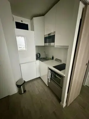 Cuisine ou kitchenette dans l'établissement Studio with private terrace Neuilly sur Seine