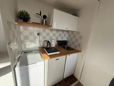 Cuisine ou kitchenette dans l'établissement Chez Eric Studio au coeur de Châtelet