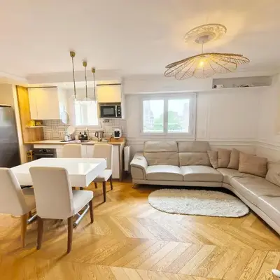 Lux Belleville
