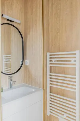 Salle de bains dans l'établissement Brand New - Exquisite and Sunny Parisian Loft