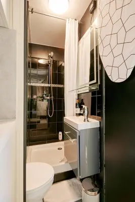 Salle de bains dans l'établissement Lepic studio