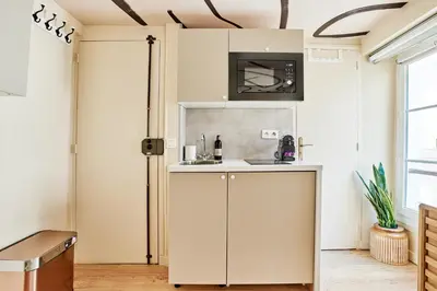 Cuisine ou kitchenette dans l'établissement Lepic studio