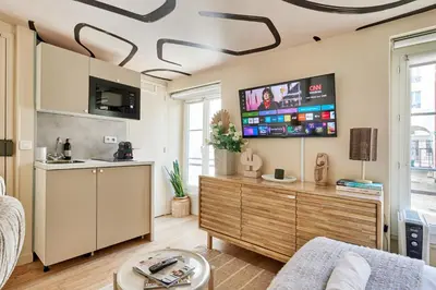 Cuisine ou kitchenette dans l'établissement Lepic studio