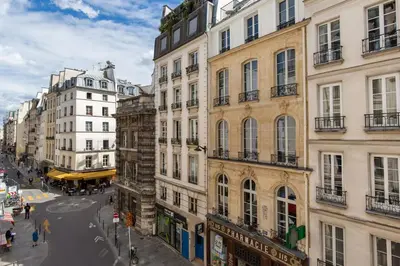 Vue générale sur Paris ou vue de la ville depuis l'appartement