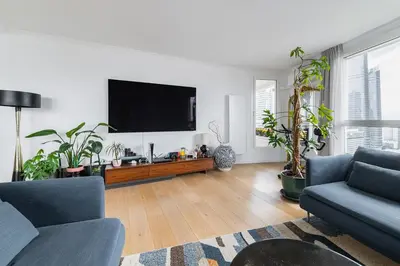 Télévision ou salle de divertissement dans l'établissement Apartement view of all of Paris