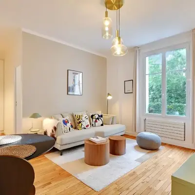 Calm Square Flat