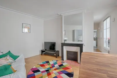 Coin salon dans l'établissement Cosy flat - Luxembourg Garden - Saint Germain des Prés