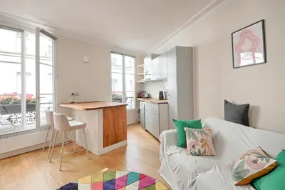 Cuisine ou kitchenette dans l'établissement Cosy flat - Luxembourg Garden - Saint Germain des Prés