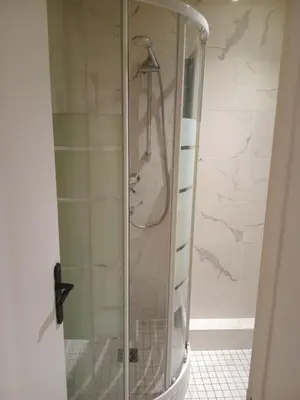 Salle de bains dans l'établissement Chambre proche centre ville