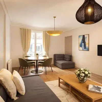 Champs Elysees - Premium family apartment for 5