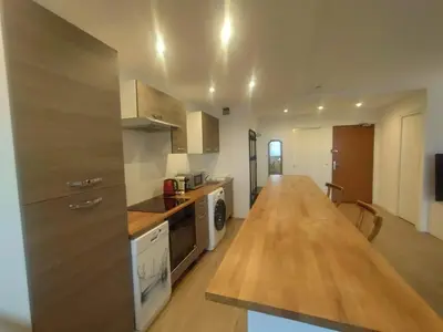 Cuisine ou kitchenette dans l'établissement 4 bedrooms, La Défense, 5 min walk to metro