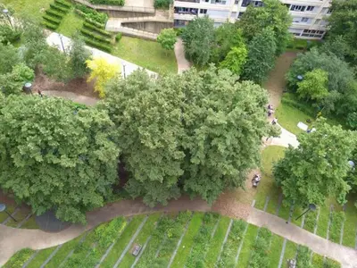 Jardin de l'établissement 4 bedrooms, La Défense, 5 min walk to metro