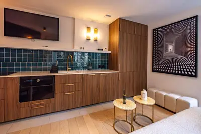 Cuisine ou kitchenette dans l'établissement 4 Guest - Hausmanian Flat Arc de Triomph