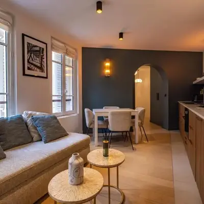 4 Guest - Hausmanian Flat Arc de Triomph
