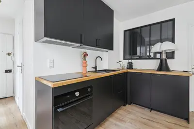 Cuisine ou kitchenette dans l'établissement Apartment in Paris 2ème