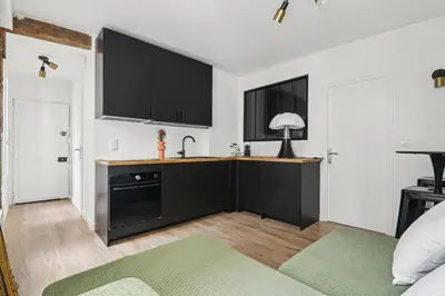 Cuisine ou kitchenette dans l'établissement Apartment in Paris 2ème