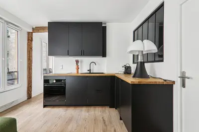 Cuisine ou kitchenette dans l'établissement Apartment in Paris 2ème