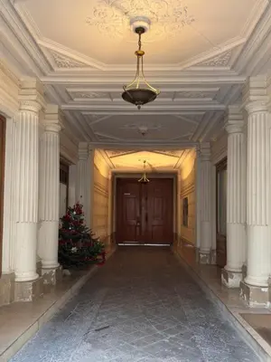 Façade ou entrée de l'établissement Luxury Suite, Montaigne & Champs Elysées