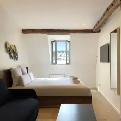 Luxury Suite