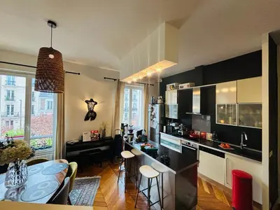 Cuisine ou kitchenette dans l'établissement Appartement NY in Paris with love