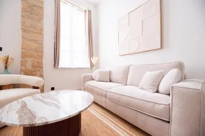 Coin salon dans l'établissement CIA - Chic Flat in Marais with AC