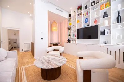 Télévision ou salle de divertissement dans l'établissement CIA - Chic Flat in Marais with AC