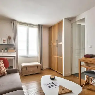 Modern Renovated studio cozy and quiet