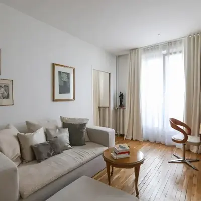 Bright apartment for 4