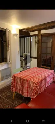 Un ou plusieurs lits dans un hébergement de l'établissement paris 75010