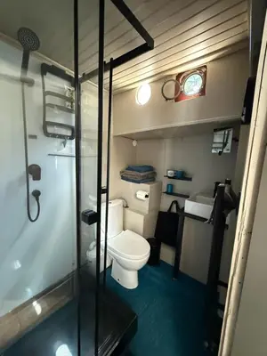 Salle de bains dans l'établissement La cabine du capitaine