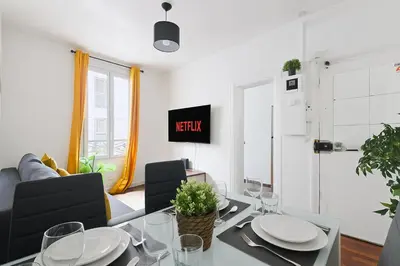 Plan de l'établissement Heart of Paris 1BR-4P Tour Eiffel 8 Free Netflix