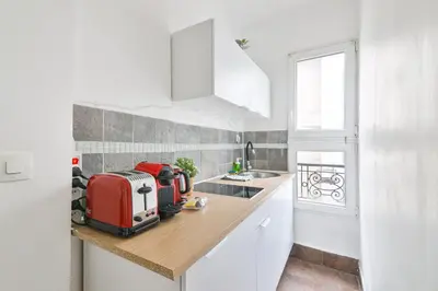 Plan de l'établissement Heart of Paris 1BR-4P Tour Eiffel 8 Free Netflix
