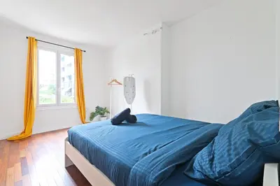 Plan de l'établissement Heart of Paris 1BR-4P Tour Eiffel 8 Free Netflix