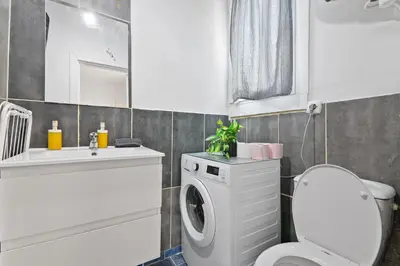 Plan de l'établissement Heart of Paris 1BR-4P Tour Eiffel 8 Free Netflix