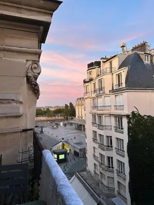Vue générale sur Paris ou vue de la ville depuis l'appartement