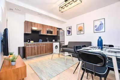 Cuisine ou kitchenette dans l'établissement Duplex agréable Paris 20ᵉ - Belleville