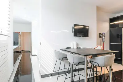 Cuisine ou kitchenette dans l'établissement Luxury 5 stars penthouse on Prestigious Avenue Foch