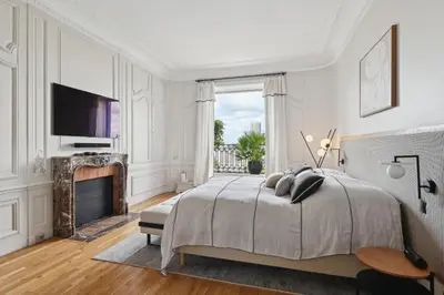 Un ou plusieurs lits dans un hébergement de l'établissement Luxury 5 stars penthouse on Prestigious Avenue Foch