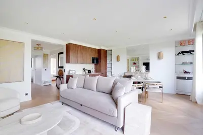 Cuisine ou kitchenette dans l'établissement Luxurious apartment - 2BR- 6P Eiffel Tower view