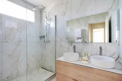 Salle de bains dans l'établissement Luxurious apartment - 2BR- 6P Eiffel Tower view