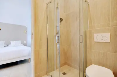 Salle de bains dans l'établissement Studio Moderne - AC- 4P- Champ-de-Mars