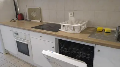Cuisine ou kitchenette dans l'établissement 3 bedrooms and salon, La Défense, 5 min walk Metro